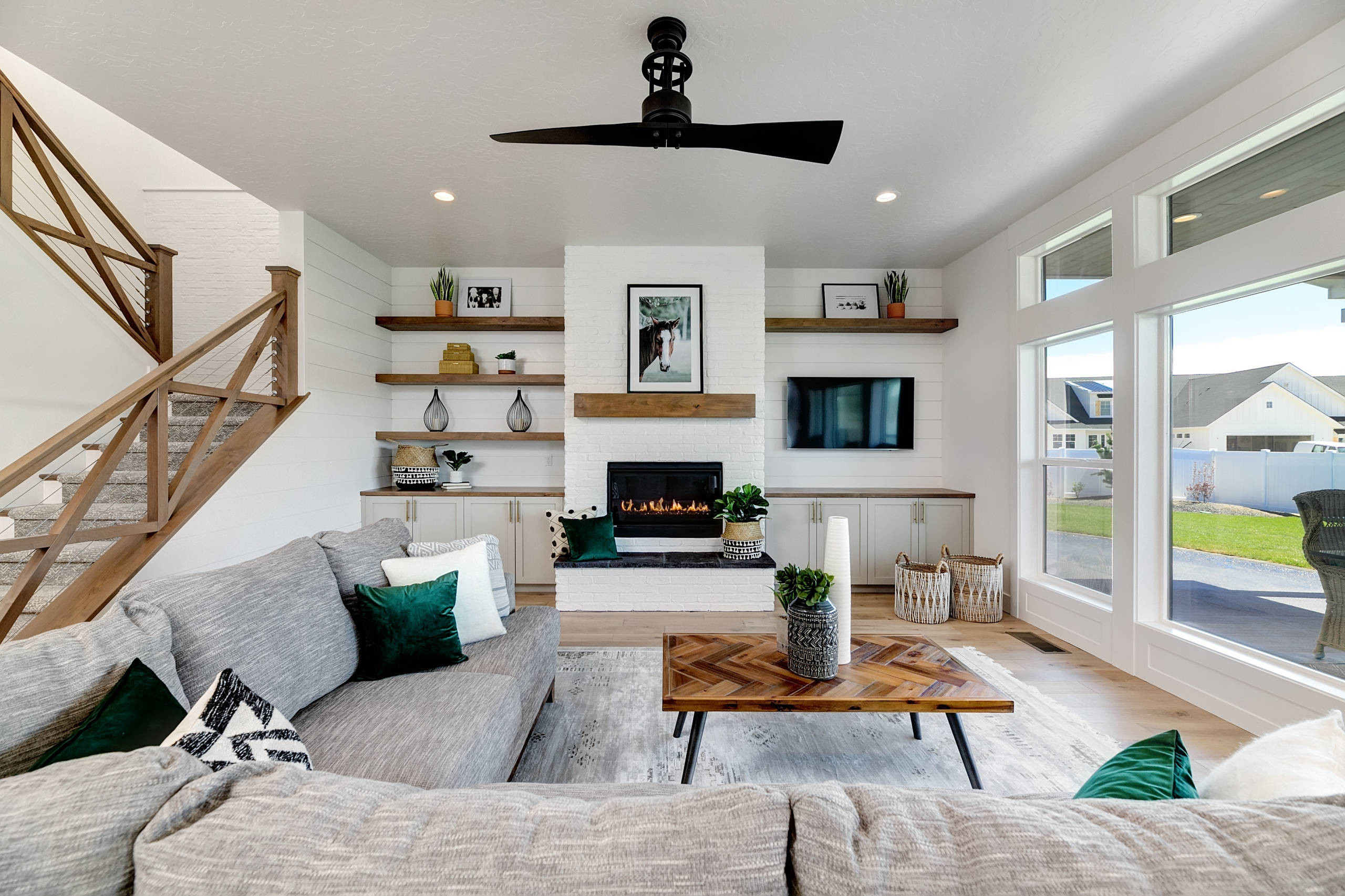 75 Landhausstil Wohnzimmer Ideen & Bilder - August 2025 | Houzz De intended for Wohnzimmer Landhausstil Modern 75 Landhausstil Wohnzimmer Ideen & Bilder - August 2025 | Houzz De Intended For Wohnzimmer Landhausstil Modern