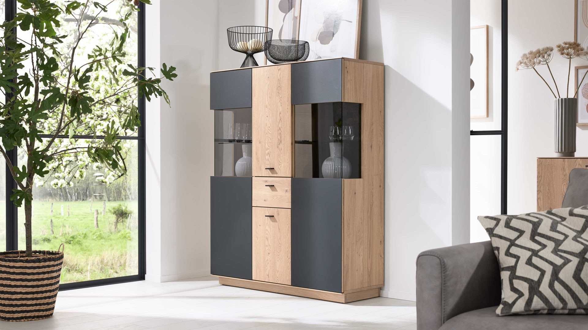 Interliving Wohnzimmer Serie 2025 - Highboard 22, Wildeiche, Anthrazit &  Kork - Vier Türen, Eine Schublade, Breite Ca. 116 Cm inside Highboards Interliving Wohnzimmer Serie 2025 - Highboard 22, Wildeiche, Anthrazit &  Kork - Vier Türen, Eine Schublade, Breite Ca. 116 Cm Inside Highboards