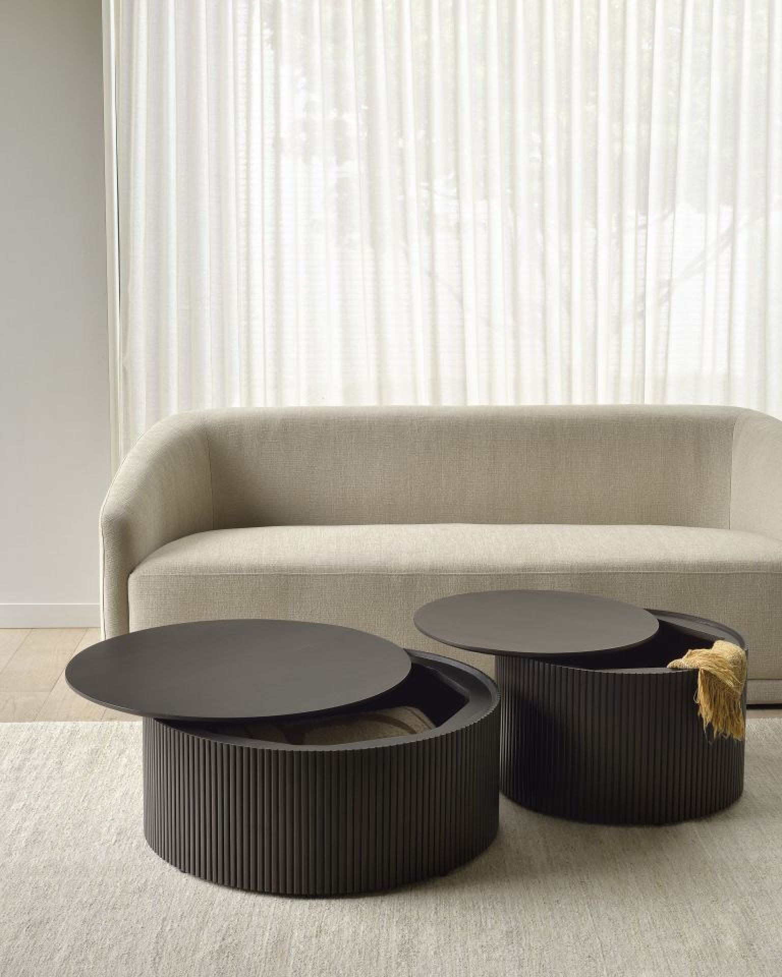Roller Max Couchtisch Rund Mahagoni Ethnicraft pertaining to Couchtisch Roller Roller Max Couchtisch Rund Mahagoni Ethnicraft Pertaining To Couchtisch Roller